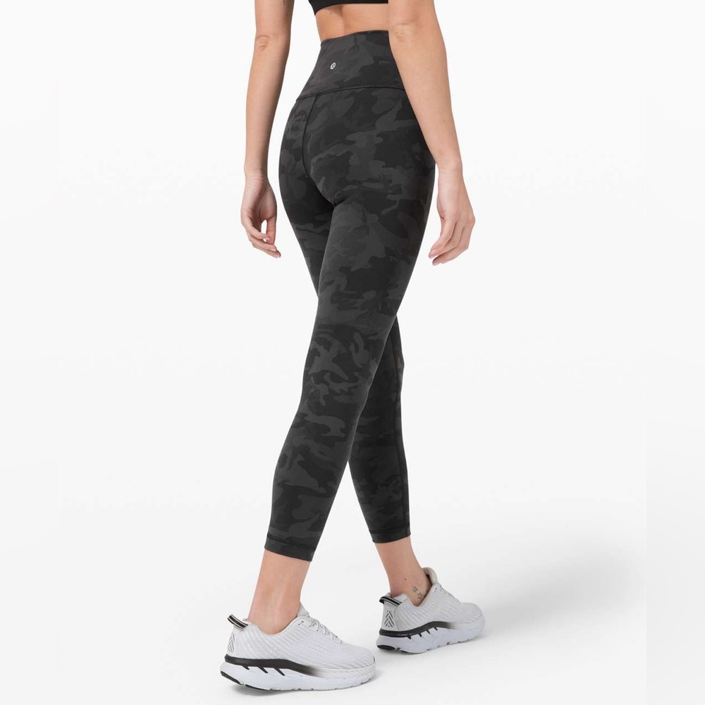 Lululemon Wunder Under High-Rise Tight 25" Full-On Luon
Incognito Camo Size 8